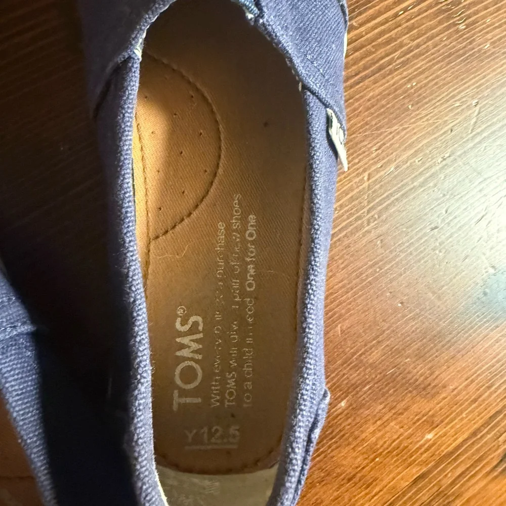 TOMS Kids Navy Canvas Moccasins